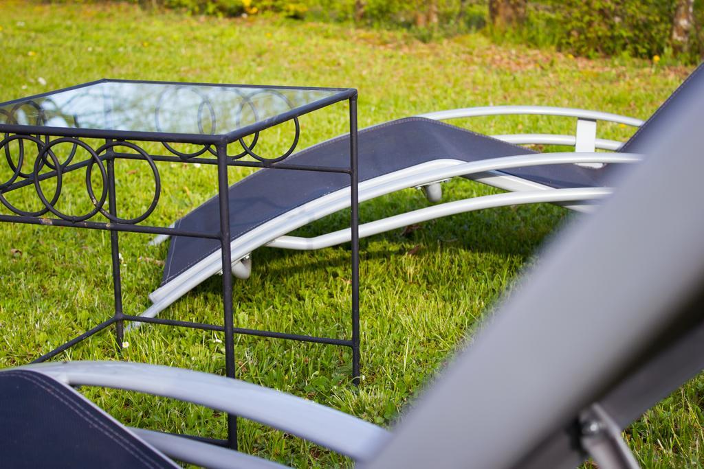 Aux Ronzieres Bed & Breakfast Pouilly-sous-Charlieu Rom bilde