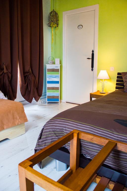 Aux Ronzieres Bed & Breakfast Pouilly-sous-Charlieu Eksteriør bilde